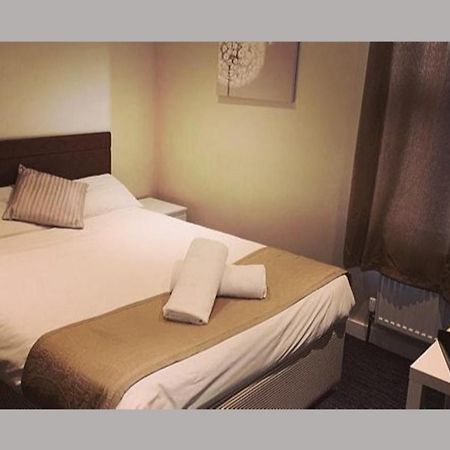 The R Inn Hotel Desborough Экстерьер фото