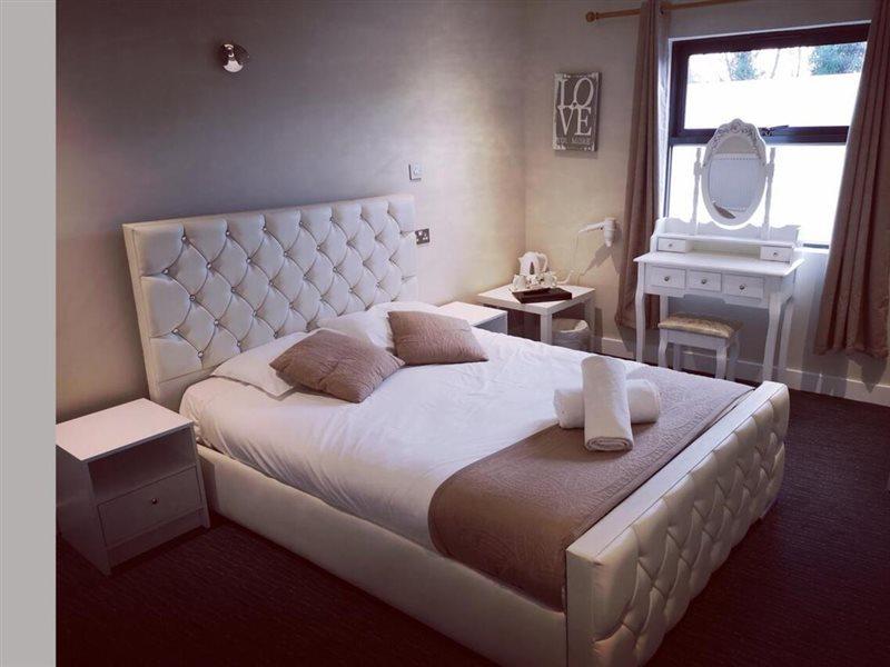 The R Inn Hotel Desborough Экстерьер фото