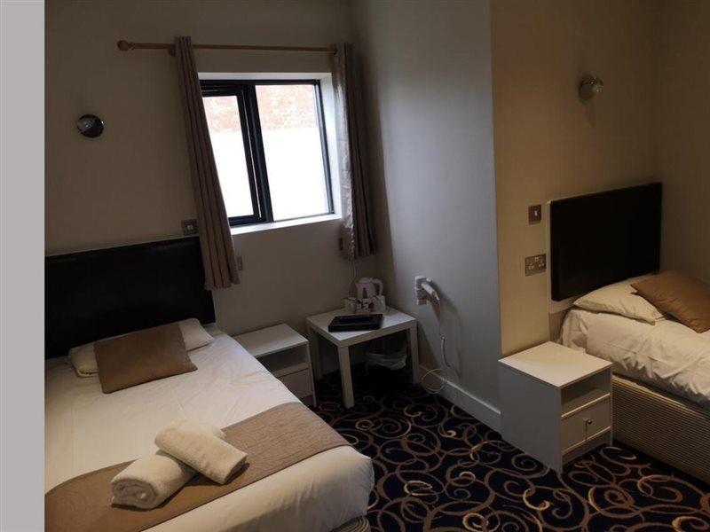 The R Inn Hotel Desborough Экстерьер фото