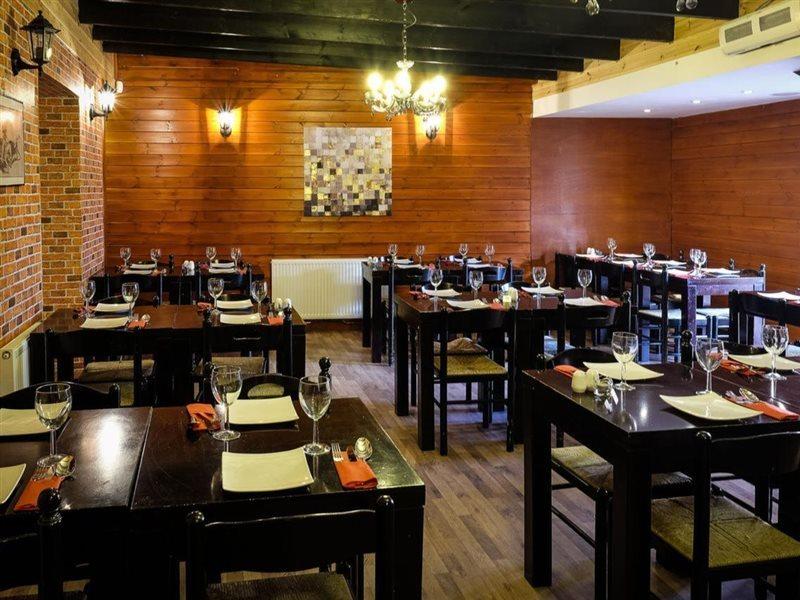 The R Inn Hotel Desborough Экстерьер фото