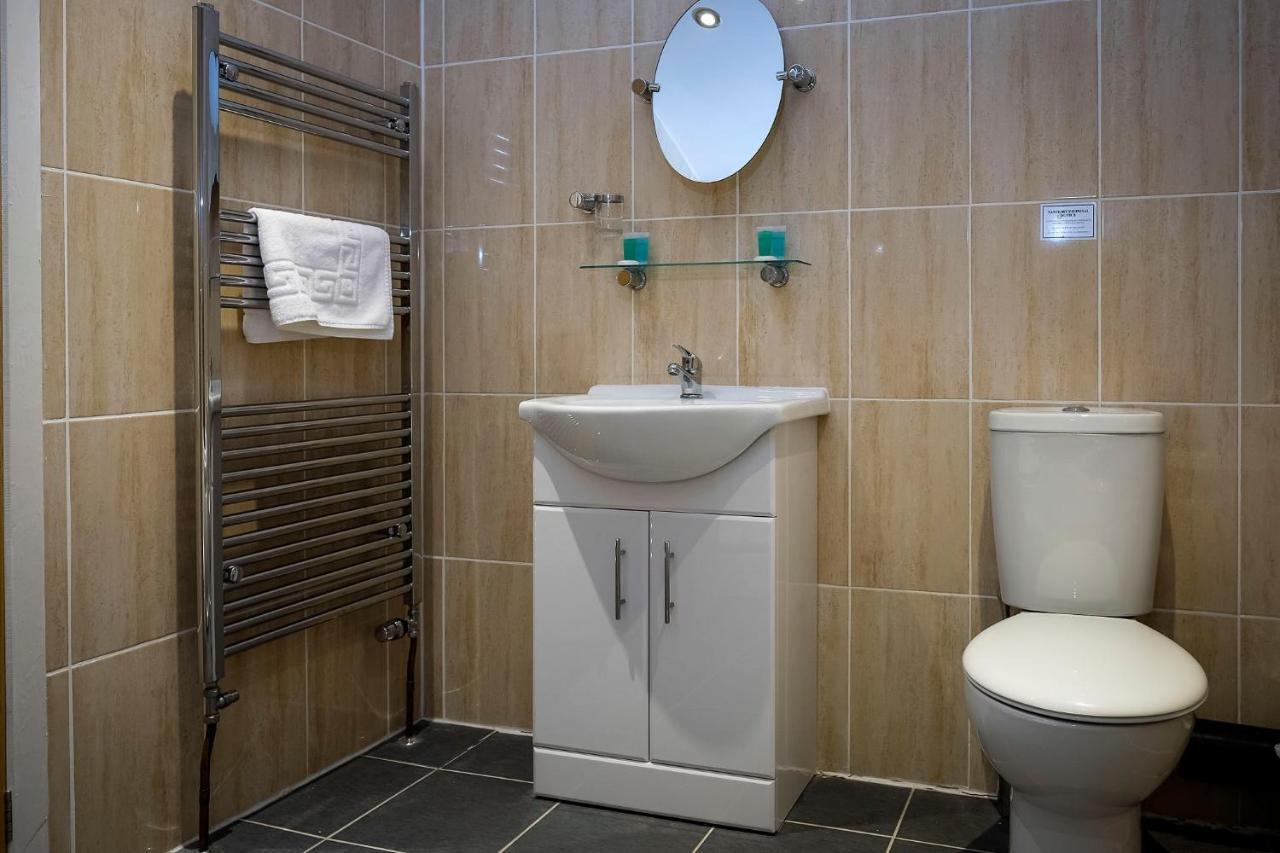 The R Inn Hotel Desborough Экстерьер фото