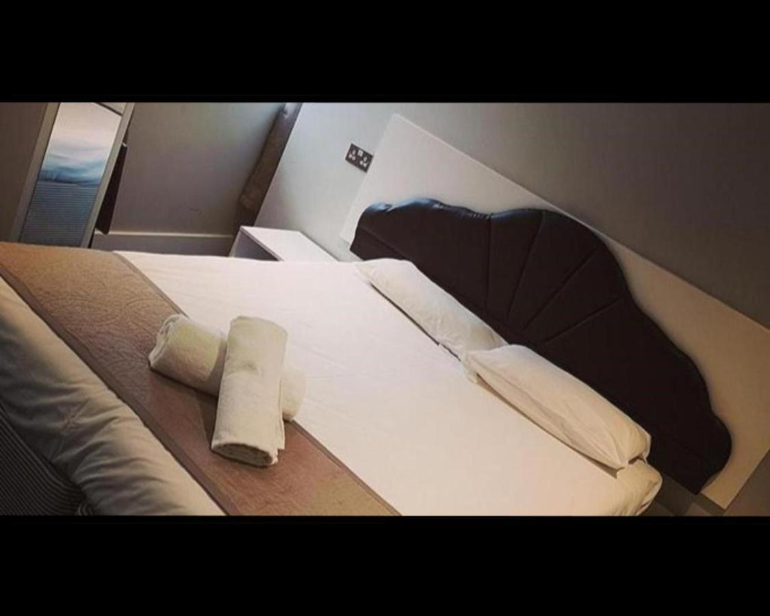 The R Inn Hotel Desborough Экстерьер фото