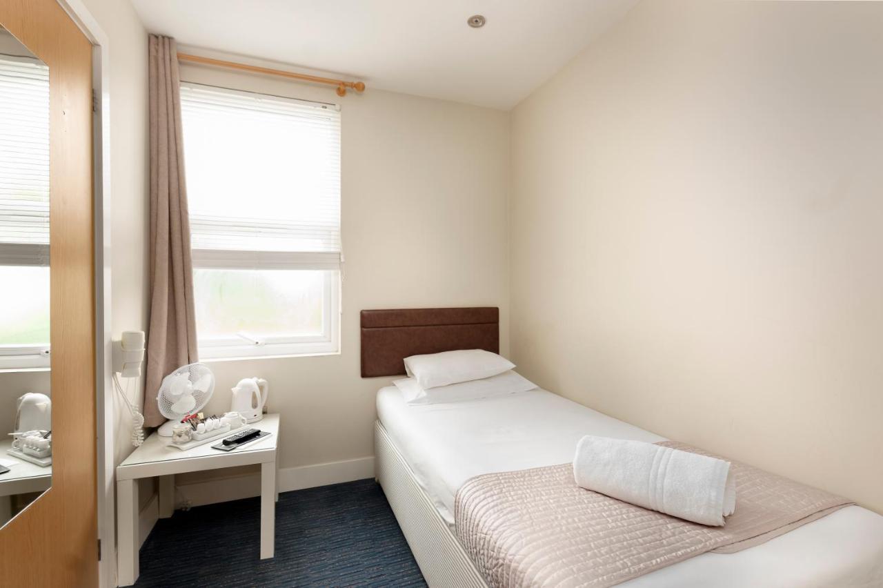 The R Inn Hotel Desborough Экстерьер фото