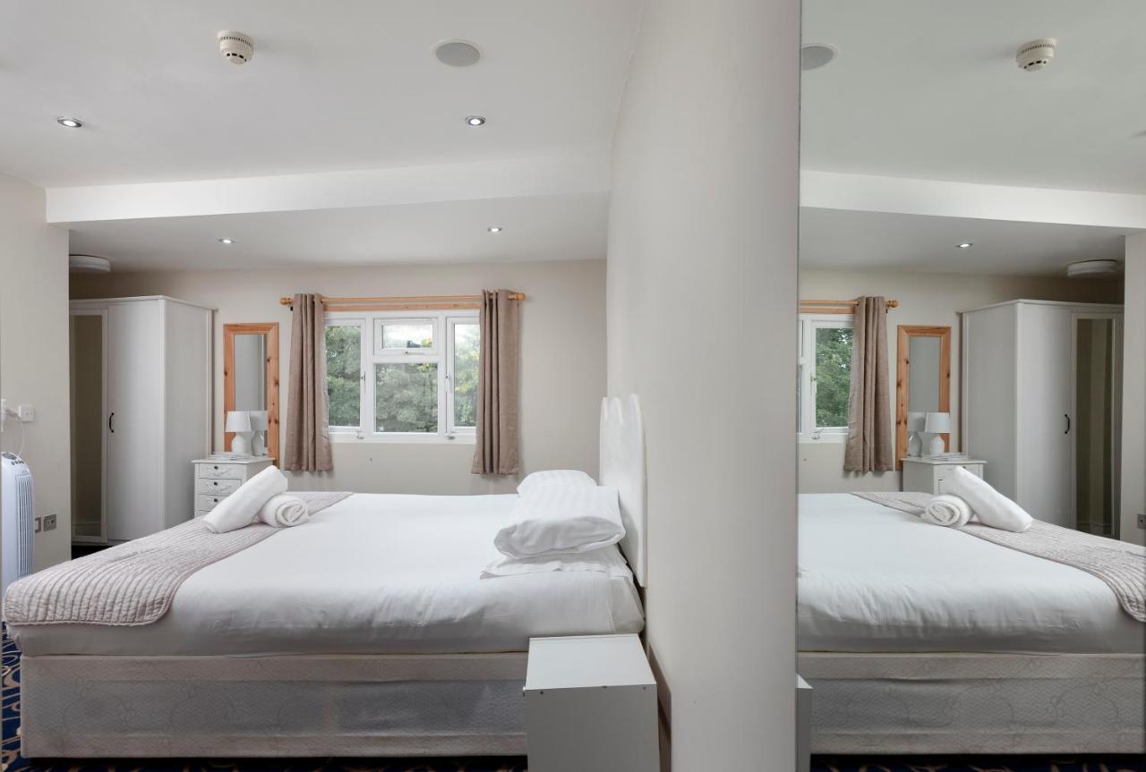 The R Inn Hotel Desborough Экстерьер фото