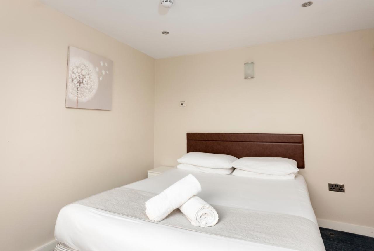 The R Inn Hotel Desborough Экстерьер фото