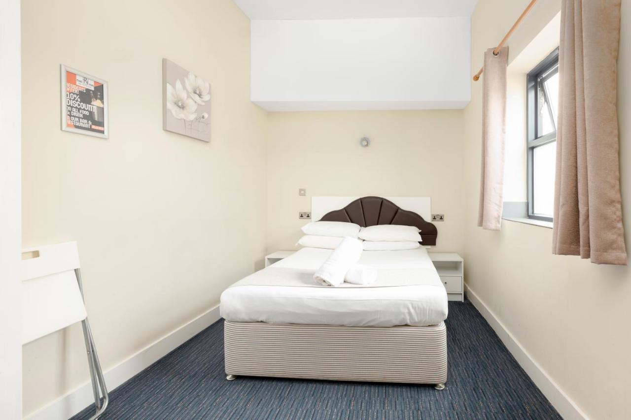 The R Inn Hotel Desborough Экстерьер фото
